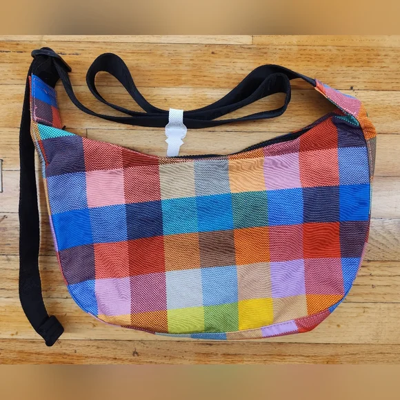 BAGGU Madras Medium Crescent Bag NEW - Picture 2 of 8